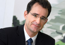 Energiedienst-Manager Christian Bersier braucht für seine Analysen nun nicht umständlich Cubes anzulegen und Daten vorzudefinieren.