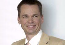 200 Mio. DSL-Anschluss in Spanien. In Österreich minimiert Alcatel-Lucent-Boss Harald Himmer die Netzkosten bei Telekom Austria.