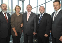 Die Healix-Begründer Clemens-Martin Auer, Gesundheitsministerium; Anna Scheurecker, Röntgeninstitut Linz; Johannes Bretbacher, gespag; Franz Hoheiser-Pförtner, Wr. Krankenanstaltenverbund und Alfred Pufitsch, Tele2 (v.l.n.r.).