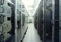 Eaton integriert Knöpfe und Schieber fürs Powermanagement in die Rechenzentrums-verwaltung.