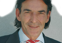 Stephan Sticher. 'bit schulungscenter' ist mit Blended Learning am Markt erfolgreich.