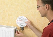 Mit der Datenscheibe lässt sich der Voreinstellwert der am Heizkörper installierten Ventilgehäuse mit einem Dreh ermitteln.