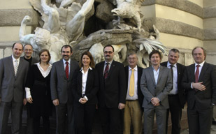 Proponenten eines neuen Energie-Zeitalters, die Verbandsmitglieder Horst Jauschnegg, Christian Rakos, Martina Prechtl, Josef Plank, Barbara Schmidt, Norbert Hummel, Hans Kronberger, Stefan Moidl, Franz Kirchmeyr und Christoph Wagner (v. l.).