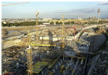 Der Blick auf Wien und die Großbaustelle Hauptbahnhof von der Aussichtsplattform des Informationszentrums bahnorama. 