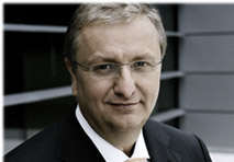 SPÖ-Wirtschaftssprecher Christoph Matznetter über Österreich als All-inclusive-Hotel, Zukunftsmärkte und das Roulettespiel mit Währungsspekulationen.