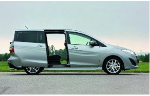 Die Antriebstechnik ''Skyactive'' soll künftig unter dem Blechkleid jedes Mazda stecken.