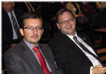 IT-Kommunal-Geschäftsführer Ronald Sallmann (mi.) und Christian Rupp, Sprecher Plattform Digitales Österreich (re.) bei der E-Government-Veranstaltung in Hall.