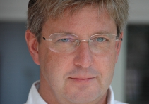 Unternehmensgründer Thomas Streimelweger folgt Christian Rosner als Vorstands-Vorsitzender der S&T AG. 
