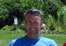 In seinem Garten hat sich der Olympionike Christoph Suhmann für das Relazzo Terrassensystem von Rehau entschieden.