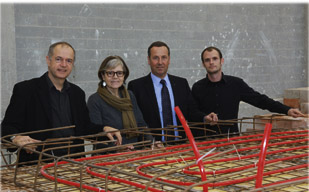 Lehrbauhof-Leiter Ronald Setznagel, Innungsmeister-Stellvertreterin Eva Maria Habersatter-Lindner und Rudolf Zrost, Vorstandsvorsitzender der Vereinigung der Österreichischen Zementindustrie, bei der Präsentation der neuen Ausbildungsinitiative.