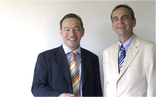 Martin Bittner und Marcus Oppitz greifen Kunden beim IT-Service-Management unter die Arme.