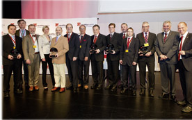 Zusammen 100 Jahre Erfahrung im Qualitätsmanagement:  Die Firmen Becom, Häusermann, Brigl & Bergmeister, Zumtobel und Tyco Electronics freuen sich über 20 Jahre ISO-Zertifizierung.