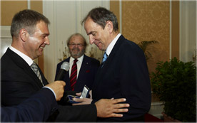 Der alte und der neue Wiener Innungsmeister: Walter Ruck (l.) übergibt an Rainer Pawlick.