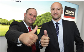IPS-Geschäftsführer Stefan Hummer und HDS-Manager Mark Winkler eröffnen ein Performance-Center für Highend-Computing in Wien.