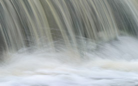 Mit der KRaft des Wassers. Tirol strebt Energieautonomie an.