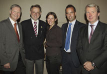 Die Vertreter der Bau Massiv-Gruppe Martin Leitl, Bernd Wolschner, Robert Schmid und Carl Hennrich mit der Vorsitzenden des Nachhaltigkeitsbeirates Hildegard Aichberger 