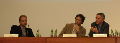 Architekt Mathias Haas, Global 2000-Chef Klaus Kastenhofer und Professor Stefan Schleicher sprachen über die neue Effizienz des Bauens