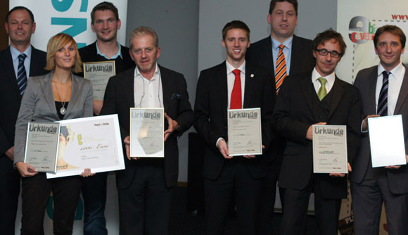 Die Preisträger des 'ebiz egovernment award 2010 Salzburg' mit Karl-Heinz Täubel, Siemens (li.) 