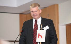 Stefan Mumelter, Geschäftsführer des Handelsverbands nimmt Stellung zum Distanzhandel