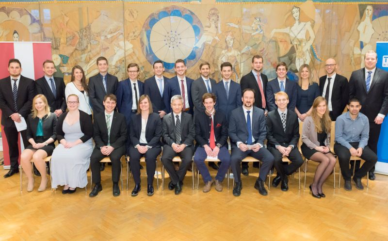  Unter den frisch gebackenen BauingenieurInnen: Kolo FISCHBACH, Patrick GABRIEL, Arman MAŠIĆ, Benjamin Lucas PETERNELL, Robert PLACHY, Christoph Lukas SCHAFFER, Felix SCHOBESBERGER, Manuel STANZEL, Angèle VIAL, Benjamin Florian Markus WERNER, Christina ZWENG.