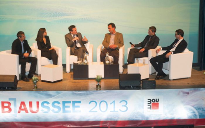(Foto: bereitgestellt) Abschließende Podiumsdiskussion mit Hans Peter Hutter, Sophie Karmasin, Moderator Tarek Leitner, Robert Schmid, Thomas Kopsguter und Markus Vill.