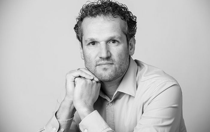 (Foto: Bauen mit Werten AG) Geschäftsführer Leonidas Schafferer will mit »Bauen mit Werten« eine neue Kultur in der Bau- und Immobilienbranche verankern. 