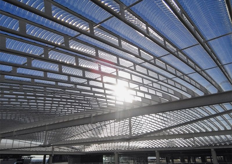 Foto: Das neue Bogendach präsentiert sich majestätisch und lichtdurchflutet.