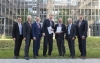 Foto v.l.n.r.: Steffen Märtsch (Key Account Manager Bau International, Würth), Lutz Wagner (Key Account Manager Bau Deutschland, Würth), Norbert Heckmann (Sprecher der Geschäftsleitung der Adolf Würth GmbH. &amp; Co. KG), Mathias Ertingshausen (Leiter Beschaffung, Ed. Züblin AG, Stuttgart), Markus Würth (Geschäftsbereichsleiter Würth Gruppe), Peter Eder (Leiter Einkauf, Strabag Wien), Hanspeter Trehkopf (Leitung Bauprojektmanagement Deutschland, Würth)