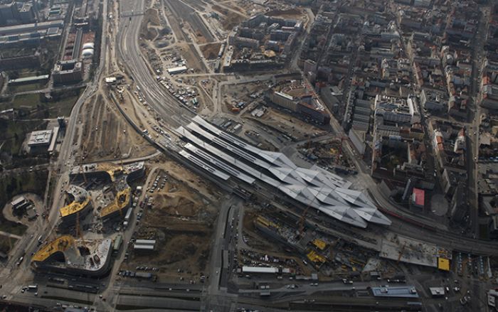 (Foto: Beigestellt) blickfang rautendach. Rund um den Bahnhof entsteht ein ganzer Stadtteil.
