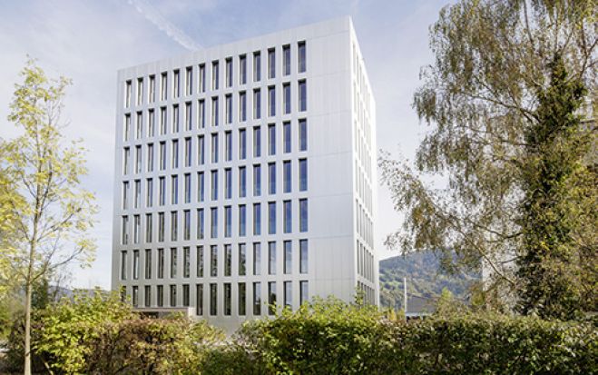 (Foto: Rhomberg Gruppe) Der LifeCycle Tower in Dornbirn ist ein in Modulbauweise errichteter, ressourcenschonender Holz-Hybrid-Hochbau. 