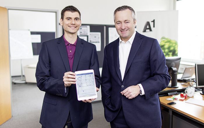 (Foto: DefectRadar) DefectRadar CEO D. Dolinsek und A1-Chef Hannes Ametsreiter.