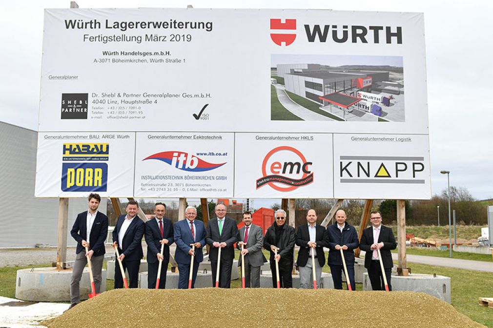 Spatenstich zur Logistik-Erweiterung bei Würth Österreich, v.l.: Felix Haselbacher, EMC, Bernhard Rottenbücher, Knapp, Bezirkshauptmann Josef Kronister, Bürgermeister Johann Hell, LH-Stv. Stephan Pernkopf, Alfred Wurmbrand, Geschäftsführer Würth, Adel Shebl, Dr. Shebl & Partner Generalplaner, Ewald Kreuzhuber, Habau, Alexander Altmüller, Porr Bau GmbH., Stefan Gugerell, Würth.