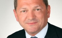Wolfgang Kobek sieht die traditionellen  Entscheiderrollen in Firmen in Frage gestellt.