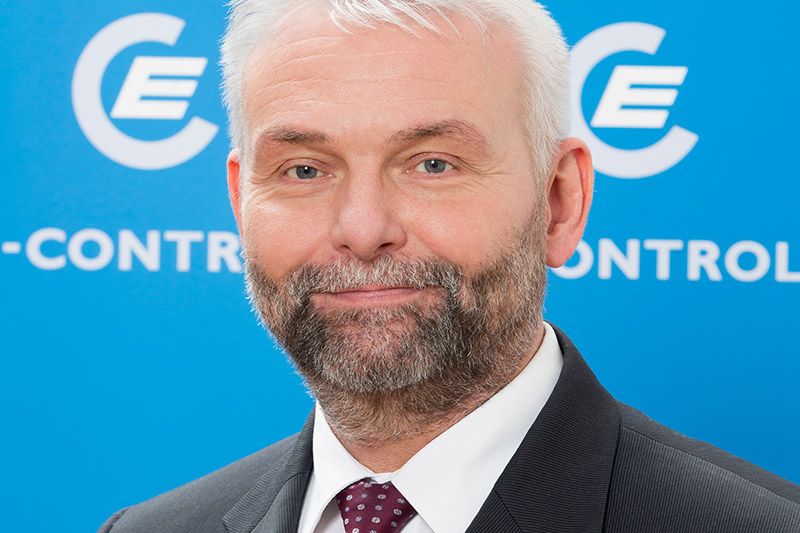E-Control-Geschäftsführer Andreas ­Eigenbauer weiß um die Vergleichsmöglichkeit von Energieversorgung mit traditionellen landwirtschaftlichen Betrieben.