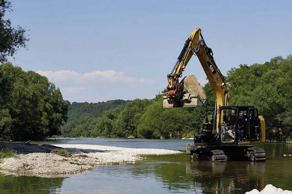 Foto: Nassbaggerungen haben keine negativen Einflüsse auf die Wasserqualität. Im Gegenteil: Der Abbau von organischen Schadstoffen wird sogar gefördert. Entscheidend ist die geordnete Nachnutzung des Baggersees etwa als Landschaftsteich. 