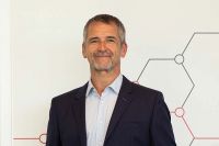 Foto: Alexander Spörker, General Manager Hitachi Vantara, bietet nun eine zusätzliche Managementebene für die optimale Provisionierung von Workloads und die Einhaltung von SLAs.