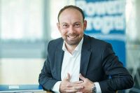 „Gerade die digitale Transformation des öffentlichen Sektors erfordert ein hohes Maß an Verfügbarkeit und Effizienz der eingesetzten Lösungen“, erklärt Gerald Rehling, Vice President, Head of Infrastructure &amp; Data Management bei Atos.