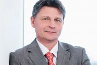 "Das Thema Lebenszykluskosten ist leider nur dann relevant, wenn der Errichter gleichzeitig auch Betreiber ist und etwas Werterhaltendes schaffen will. In allen anderen Fällen steht man auf verlorenem Posten", kritisiert Gerhard Schenk. 