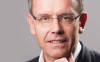 Herbert Strobl ist Management- berater und Entwicklungsbegleiter mit Schwerpunkt auf Führung, Veränderung und Unternehmenskultur.