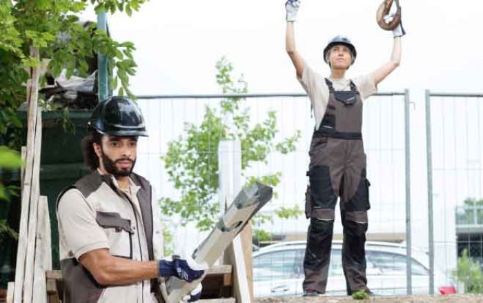 Professionelles und dynamisches Outfit für Handwerker.
