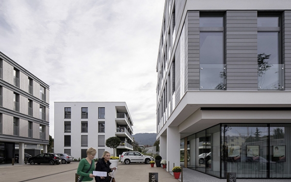 Foto: Rathaus Lauterach: Aus dem ehemals »energetisch schlechtesten öffentlichen Gebäude Vorarlbergs« wurde das ökologische Vorzeigeprojekt ATRIUMhaus. 