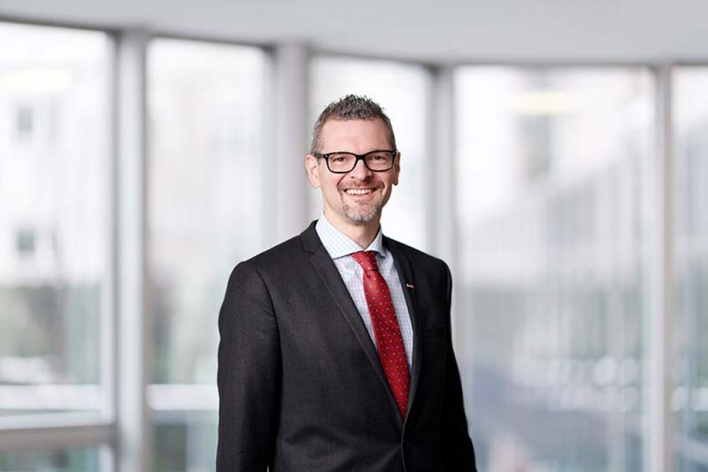 Foto:  "Wir verbauen pro Jahr rund 100 Millionen Tonnen mineralischer Rohstoffe. Wir haben Baurestmassen von rund zehn Millionen Tonnen. Selbst wenn alles verwertet wird, fehlen immer noch 90 Millionen Tonnen", sieht Andreas Pfeiler der Kreislaufwirtschaft natürliche Grenzen gesetzt (Foto: FV Steine-Keramik - Wolf).