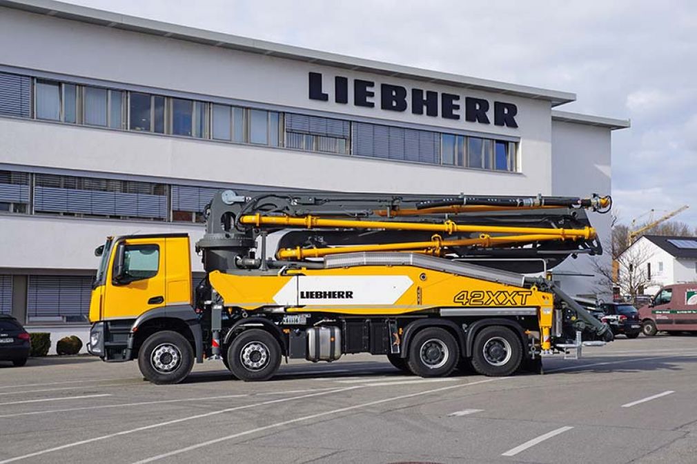 Foto: Derzeit ist der Powerbloc noch lediglich in Kombination mit der 42 M5 XXT Autobetonpumpe verfügbar. Weitere Betonpumpentypen sollen demnächst folgen.