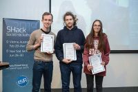Foto: Die GewinnerInnen Tobias Feitkenhauer, Max Stolze, Anna Bajnok haben »Fit 4 Future« entwickelt.