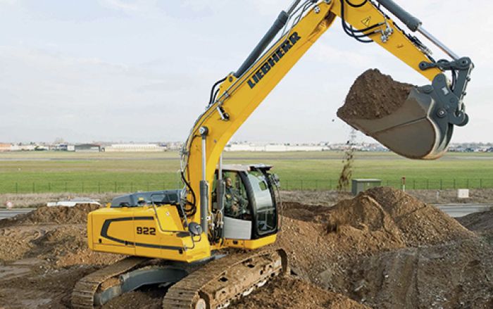(Foto: Liebherr) Nur eine von vielen Premieren bei Liebherr, der Raupenbagger R 922. 