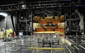 Die Umbauarbeiten des Landestheaters Linz zur Arena haben begonnen. Habau und Peri unterstützen dieses einzigartige Projekt als Sponsoren.