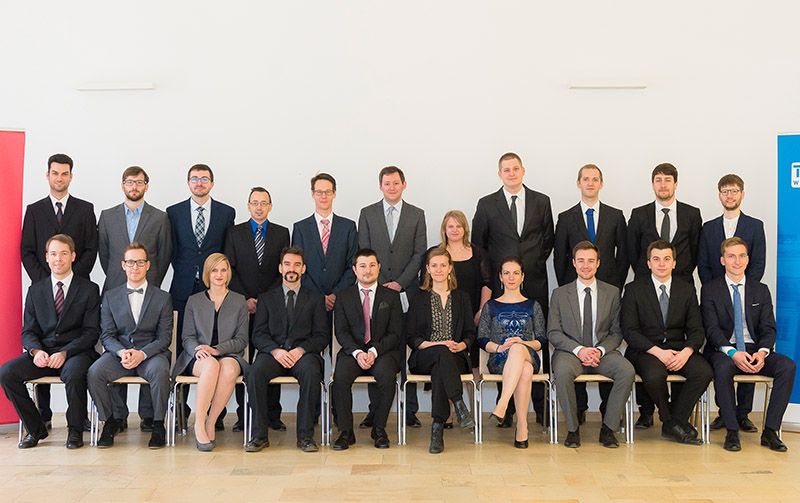 Neue Fachkräfte für das Bauingenieurwesen, u.a. Rene Dünkner, Christian	Holler, Thomas Knogler, Mathias	Hammerl, Matthias Braun, Tobias Bisenberger, Florian Fuchs, Martin Salomon und Harald Urban.