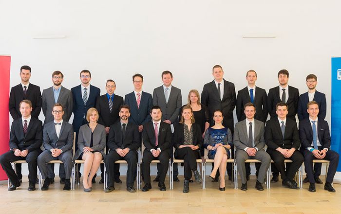 Neue Fachkräfte für das Bauingenieurwesen, u.a. Rene Dünkner, Christian	Holler, Thomas Knogler, Mathias	Hammerl, Matthias Braun, Tobias Bisenberger, Florian Fuchs, Martin Salomon und Harald Urban.
