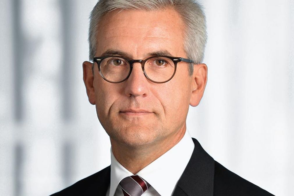 Ulrich Spiesshofer, CEO von ABB, berichtet über das "Übergangsjahr" 2017, in der unter anderem die große B&amp;R-Übernahme stattgefunden hat.