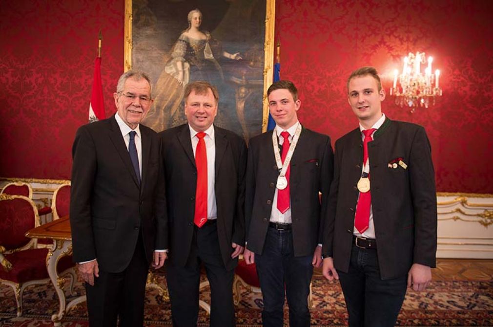 Erfolgreiche Ausbildung bei Strabag